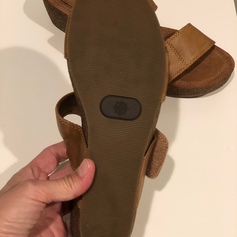 Me Too sandals/wedges - Picture 5 of 5